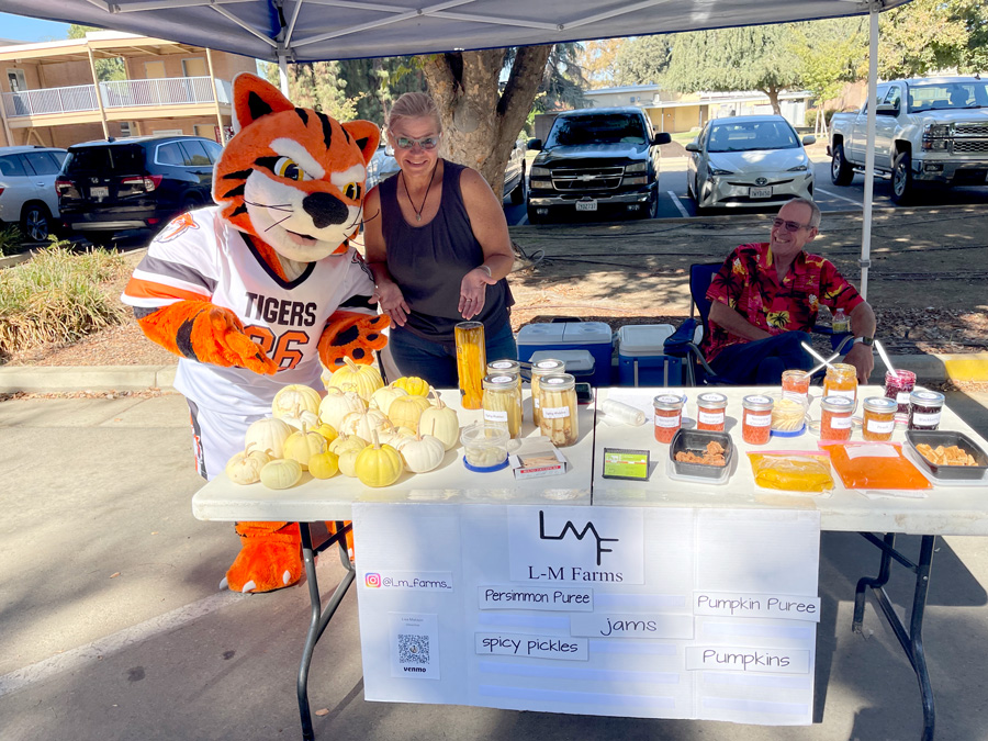 Clyde at Farmers Market