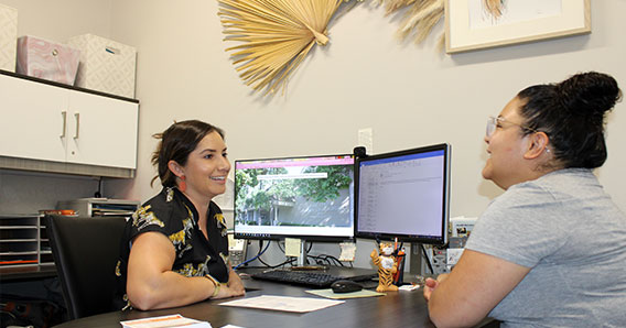 student meeting with counselor