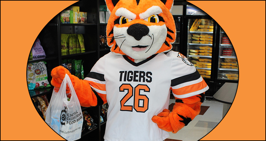 Students in Tiger Pantry